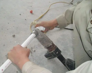 石河子漏水维修电话
